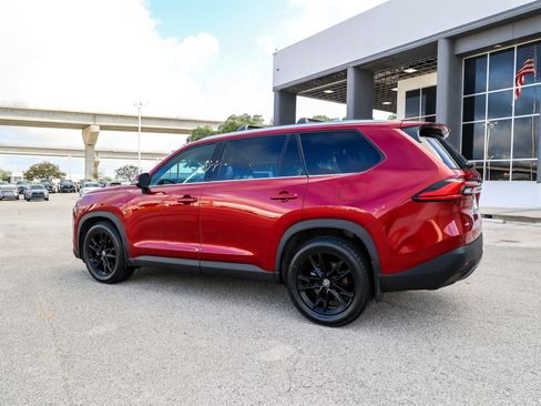 Certified 2024 Toyota Grand Highlander AWD image 10
