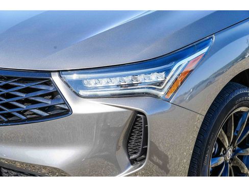 Used 2025 Acura RDX SH-AWD image 8