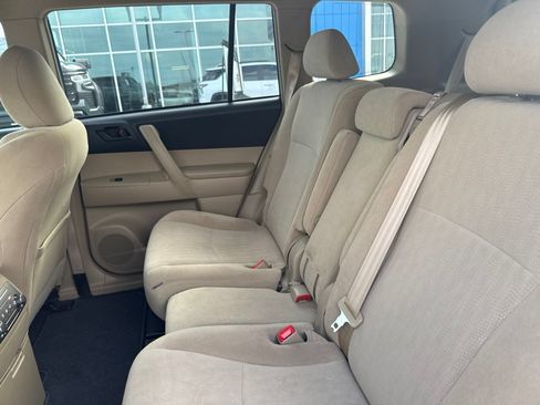 Used 2013 Toyota Highlander FWD image 11
