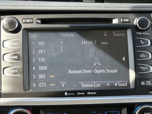 Used 2019 Toyota Highlander XLE FWD image 26