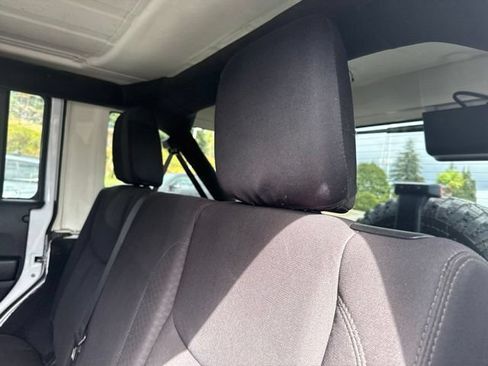 Used 2014 Jeep Wrangler Unlimited Sport w/ Max Tow Package AWD/4WD image 13