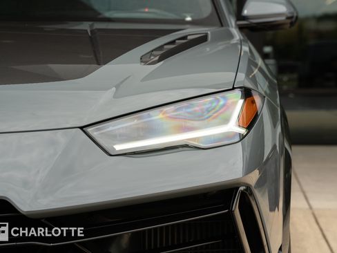 Used 2021 Lamborghini Urus AWD/4WD image 6