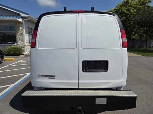 Used 2015 Chevrolet Express 2500 RWD image 4