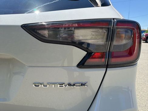 Used 2025 Subaru Outback Premium AWD/4WD image 11