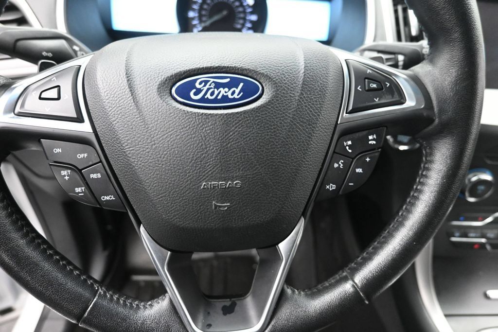 Used 2018 Ford Edge SEL w/ Equipment Group 201A AWD/4WD image 17