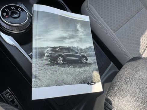 Used 2022 Ford Escape SE image 19