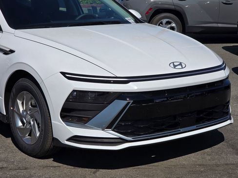 New 2025 Hyundai Sonata SE image 3