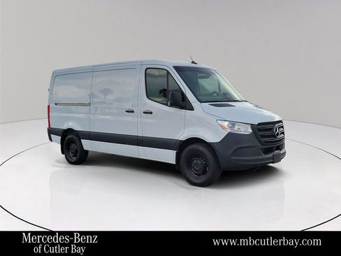 Used 2025 Mercedes-Benz Sprinter 2500 image 1