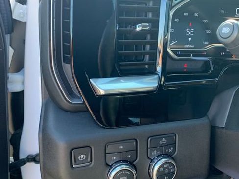 Used 2025 GMC Sierra 3500 SLE w/ SLE Convenience Package image 14