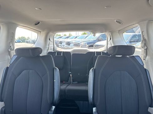 Used 2023 Chrysler Voyager LX FWD image 24