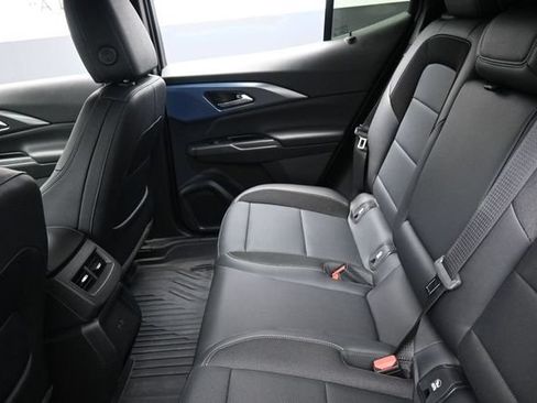 Used 2024 Chevrolet Equinox EV LT FWD image 23
