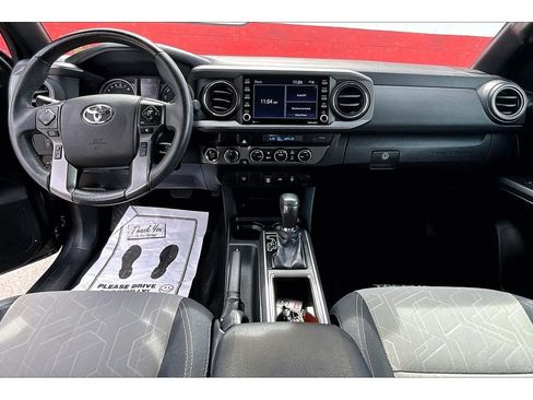 Used 2022 Toyota Tacoma TRD Off-Road AWD/4WD image 16
