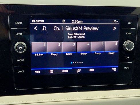 Used 2025 Volkswagen Taos SE image 18