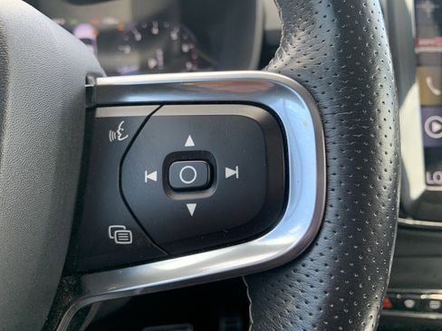 Used 2019 Volvo XC40 T5 R-Design AWD/4WD image 19