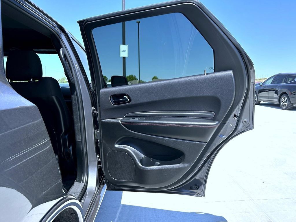 Used 2025 Dodge Durango GT w/ Blacktop Package AWD/4WD image 18