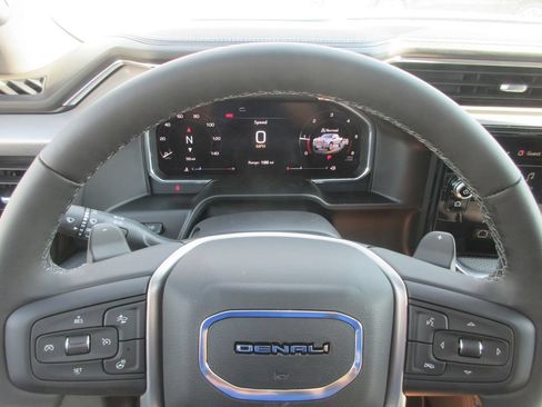 New 2026 GMC Sierra 1500 Denali w/ Denali Reserve Package AWD/4WD image 18