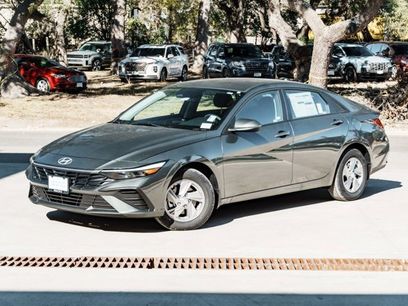 New 2026 Hyundai Elantra SE