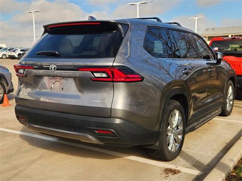 Used 2026 Toyota Grand Highlander Limited image 3