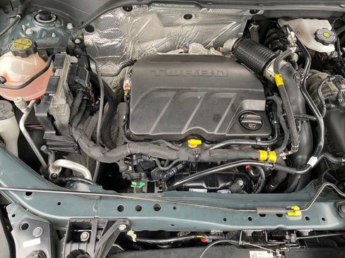 Certified 2025 Chevrolet Trax LT FWD image 22
