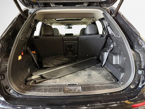 Used 2025 Mitsubishi Outlander SE image 25