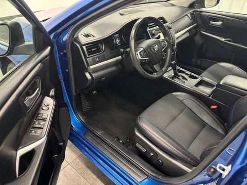 Used 2017 Toyota Camry SE FWD image 9