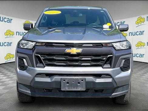 Used 2023 Chevrolet Colorado LT AWD/4WD image 2