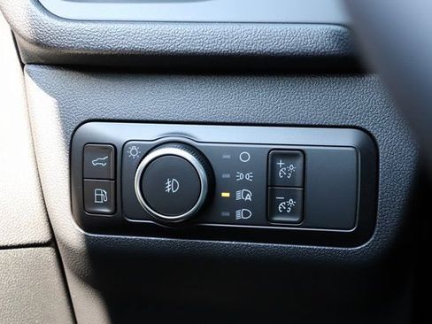 Used 2025 Ford Escape SE w/ PHEV Premium Package FWD image 39