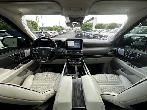 Certified 2020 Lincoln Navigator Black Label AWD/4WD image 3