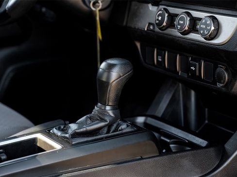 Used 2021 Toyota Tacoma SR image 18