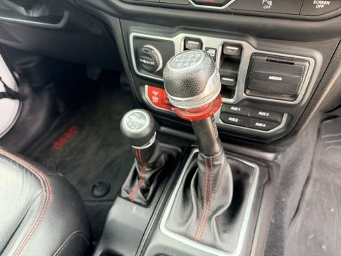 Used 2018 Jeep Wrangler Unlimited Rubicon AWD/4WD image 22