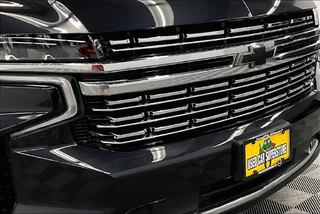 Used 2024 Chevrolet Suburban Premier AWD/4WD image 36