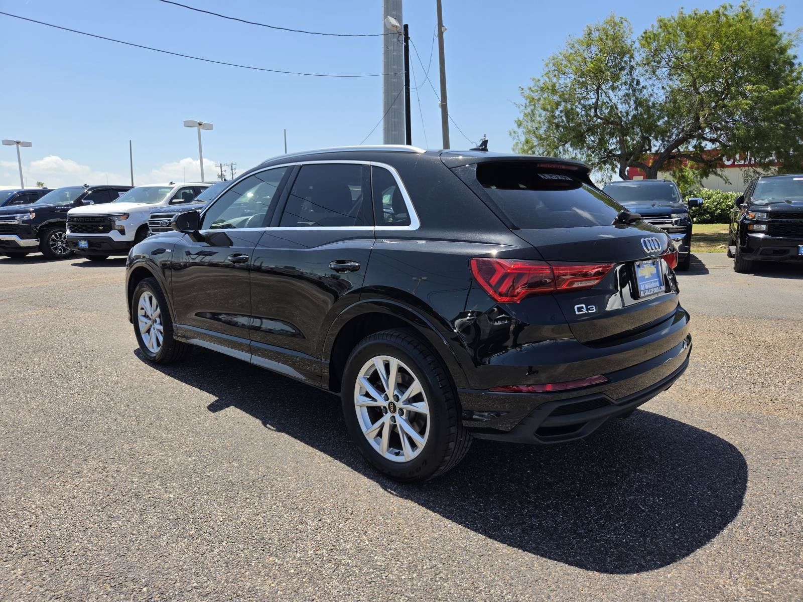 Used 2025 Audi Q3 2.0T Premium AWD/4WD image 3