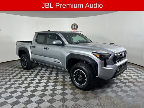 Used 2025 Toyota Tacoma TRD Off-Road AWD/4WD image 15