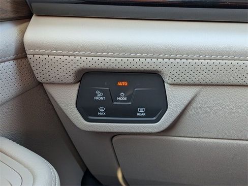 New 2026 Volkswagen Atlas SE image 22