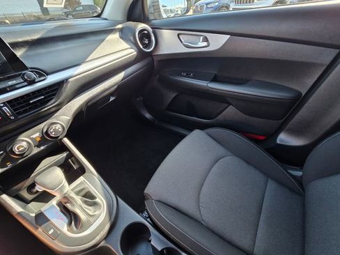 Used 2023 Kia Forte LXS image 28