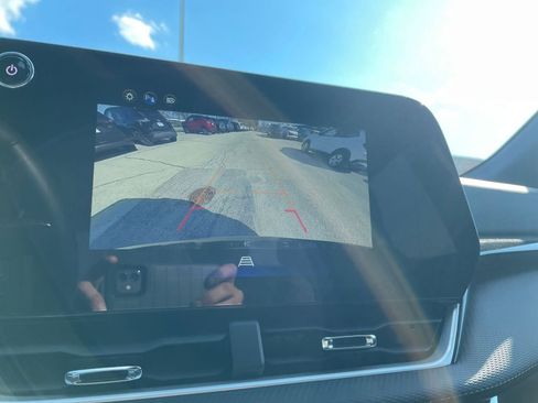 Used 2025 Chevrolet Equinox LT image 23