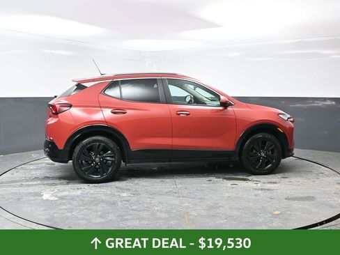 Used 2024 Buick Encore GX Sport Touring image 2