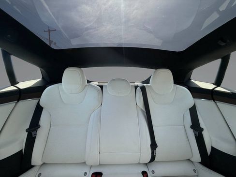 Used 2022 Tesla Model S AWD/4WD image 36