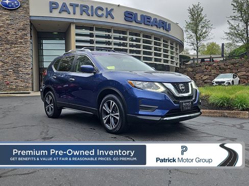 Used 2019 Nissan Rogue SV w/ Premium Package AWD/4WD image 1