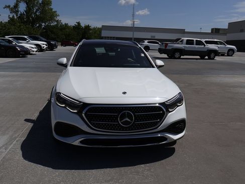 Used 2024 Mercedes-Benz E 450 4MATIC All-Terrain Wagon image 3