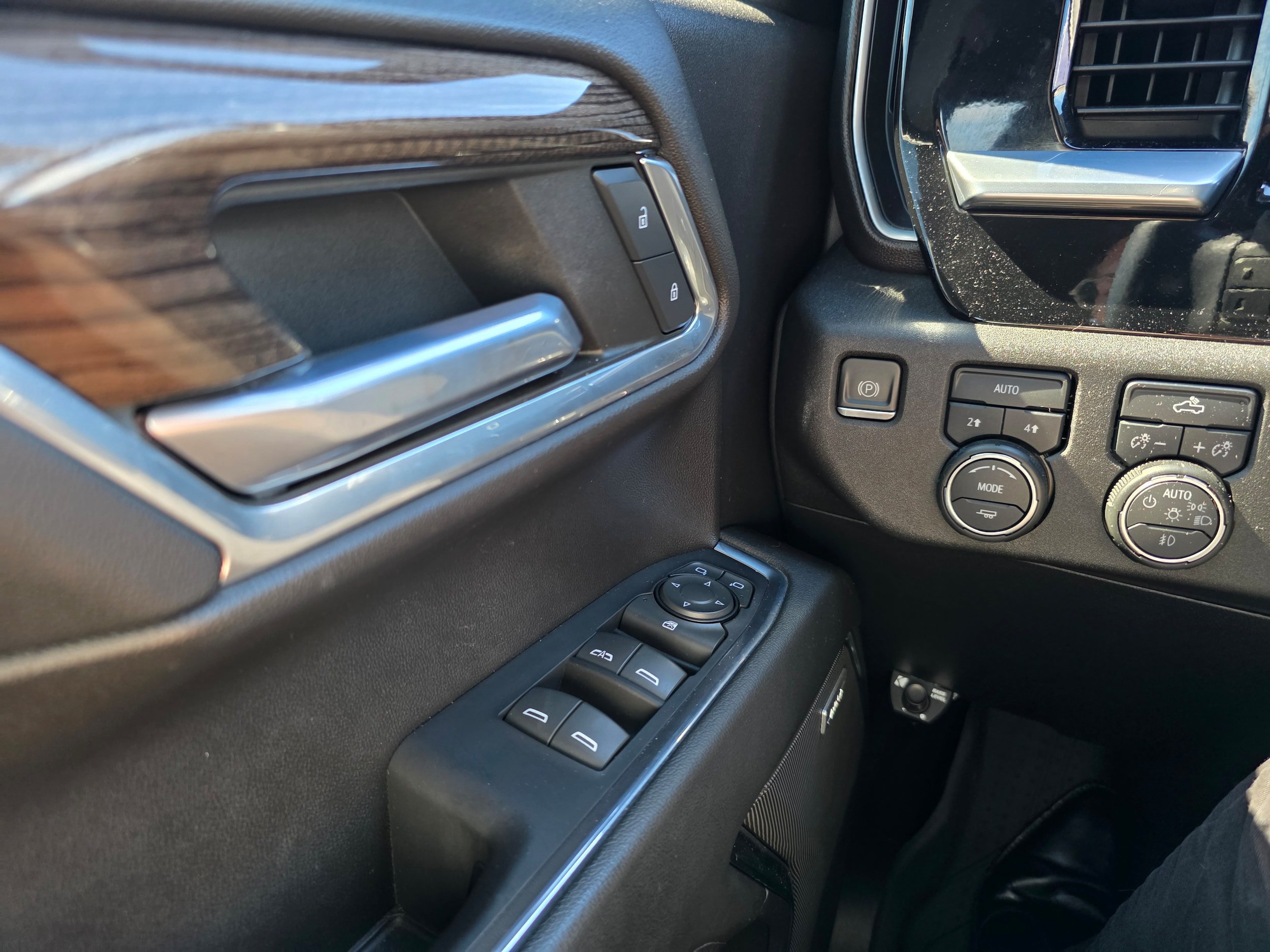 Used 2022 Chevrolet Silverado 1500 RST w/ Redline Edition AWD/4WD image 19