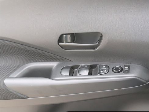 Used 2025 Nissan Kicks Play S image 24