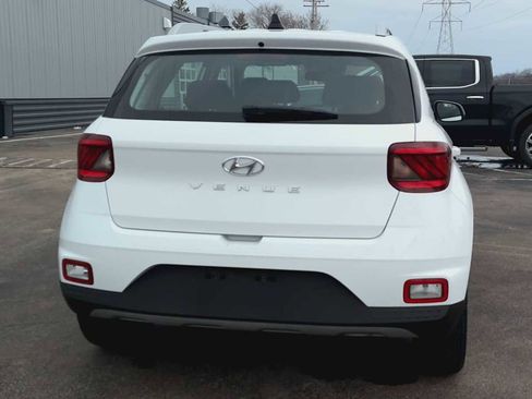 Used 2022 Hyundai Venue SEL image 3