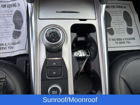 Used 2022 Ford Explorer XLT w/ Equipment Group 202A image 15