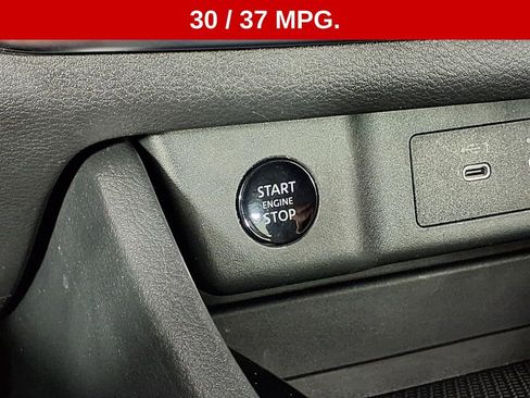 Used 2024 Nissan Rogue SV image 17