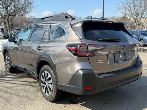 Used 2024 Subaru Outback Premium image 7