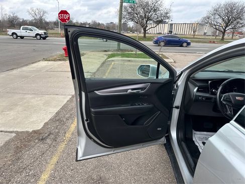 Used 2019 Cadillac XT5 Luxury image 27