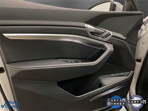 Used 2023 Audi e-tron Premium Plus w/ Premium Plus Package image 28
