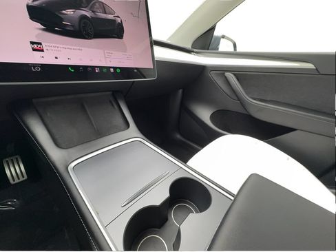 Used 2022 Tesla Model Y Performance AWD/4WD image 39