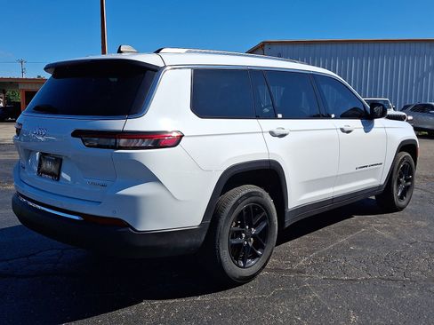 Used 2023 Jeep Grand Cherokee L Laredo AWD/4WD image 24